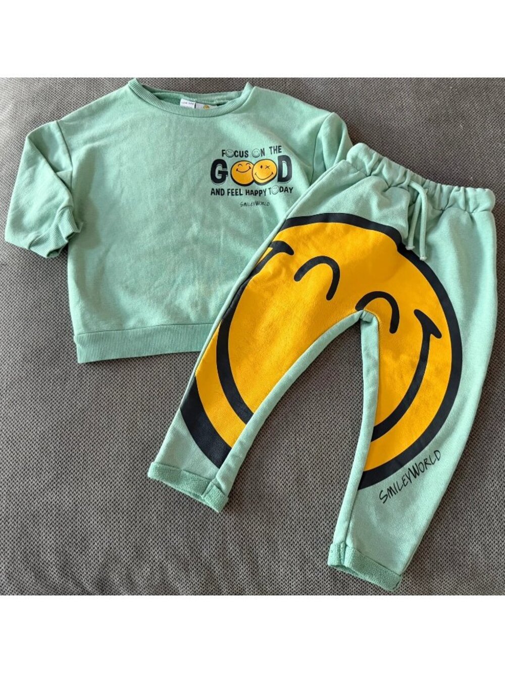 Smiley World Mint Green Jogger Set 18-24M